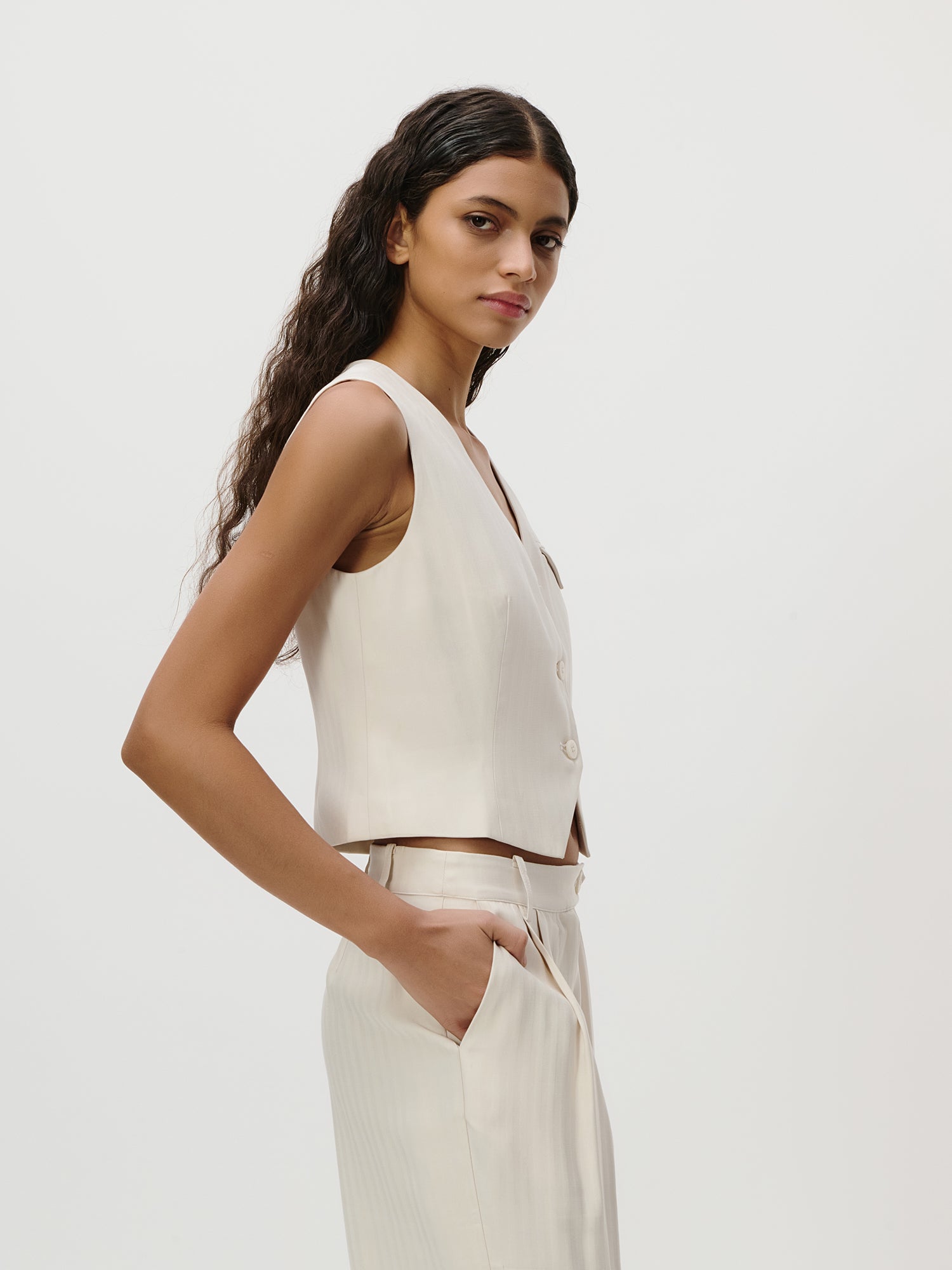 Edina Vest 34