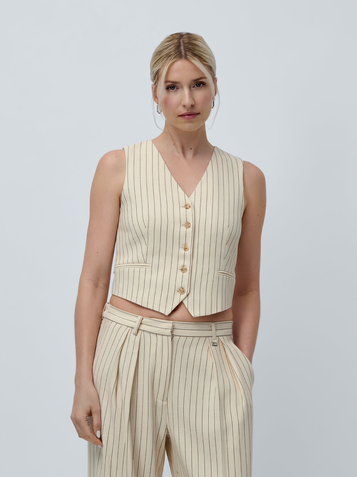 Elaine Vest 34