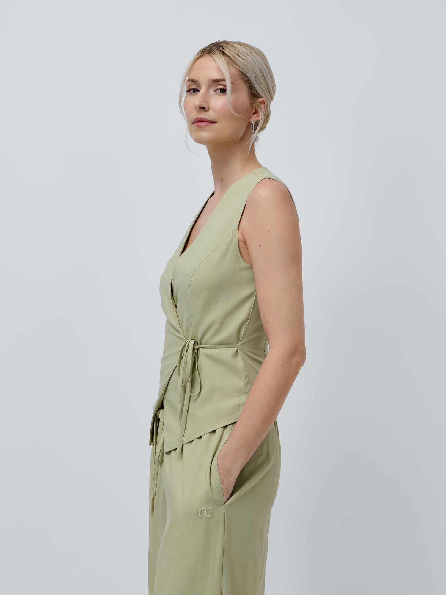 Emelie top 34
