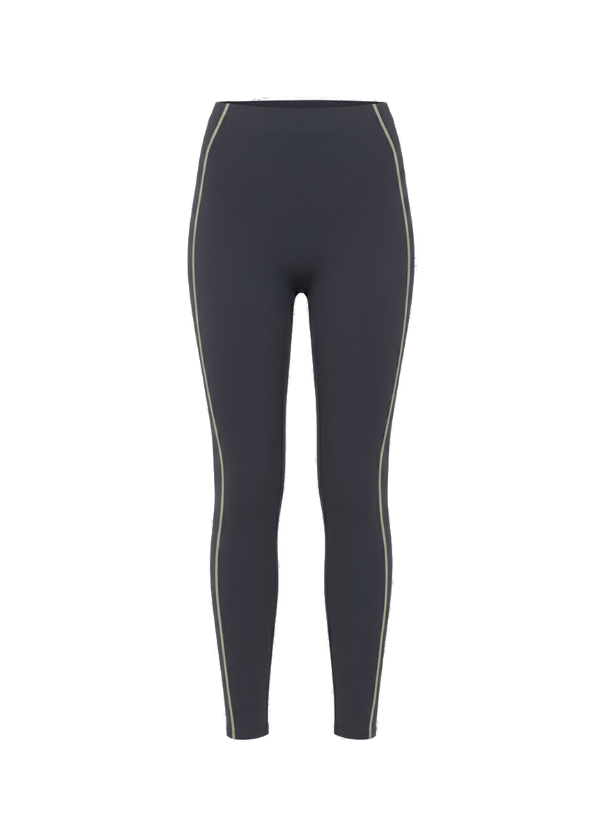 Die dunkelgraue, hoch taillierte Maxi-Strumpfhose „Robinia“ von LeGer by Lena Gercke mit hellen Seitennähten wird vor einem schlichten weißen Hintergrund gezeigt.