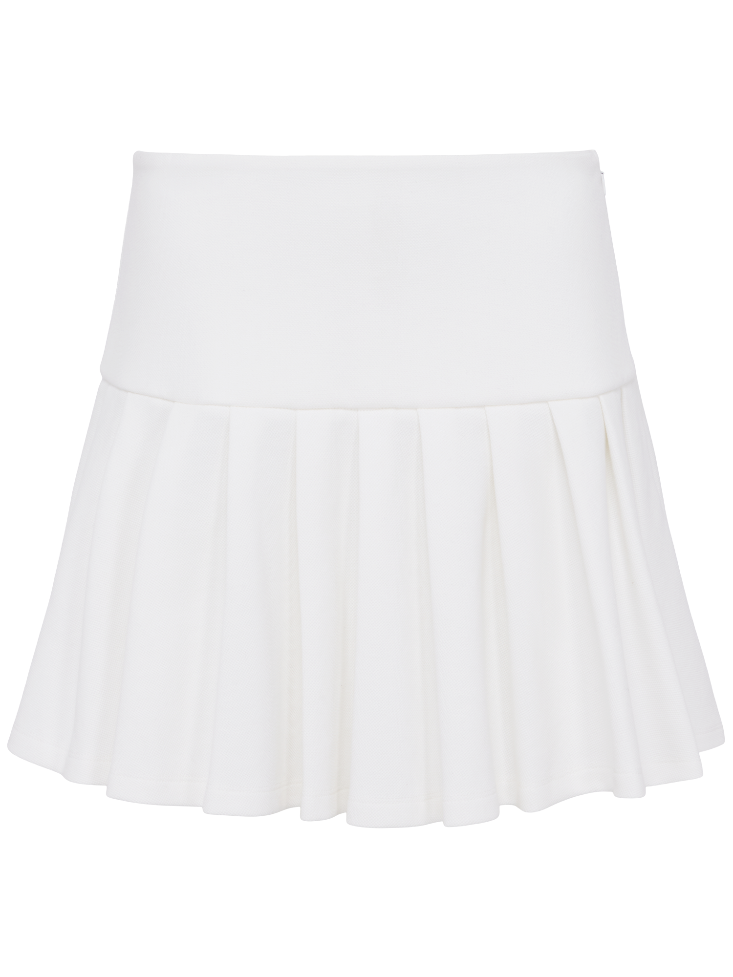 Der Mona Rock von LeGer by Lena Gercke ist ein weißer, plissierter Tennisrock mit breitem Bund in der Mitte der Taille, der auf einem einfarbig weißen Hintergrund gezeigt wird.