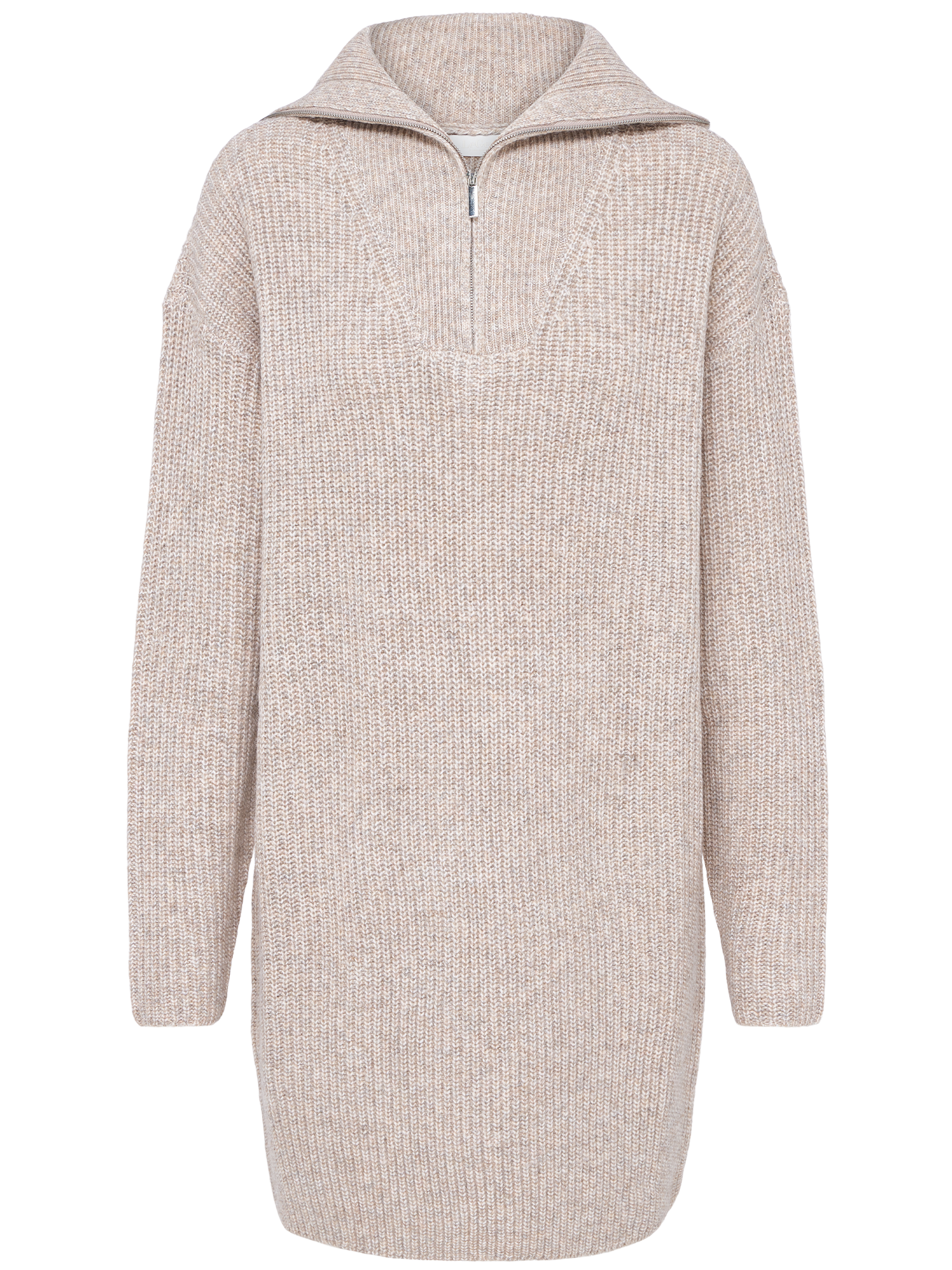 Das Noelia Dress von LeGer by Lena Gercke ist ein beigefarbenes, extralanges Strickkleid mit langen Ärmeln, einem Kragen mit halbem Reißverschluss und einer lockeren Passform, abgebildet auf einem schlichten weißen Hintergrund.