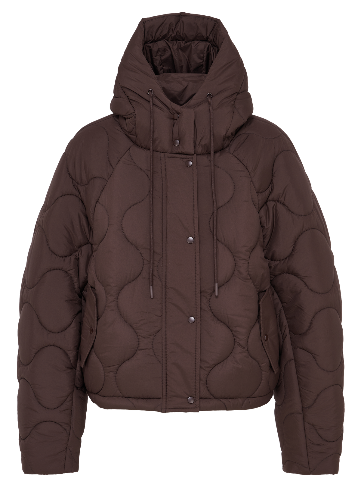 Eine braune Steppjacke im Oversize-Schnitt – die „Fray“-Jacke von LeGer by Lena Gercke – mit abgestepptem Muster, hohem Kragen, Kapuze, Knopfleiste vorne und Kordelzügen, präsentiert vor einem schlichten weißen Hintergrund.